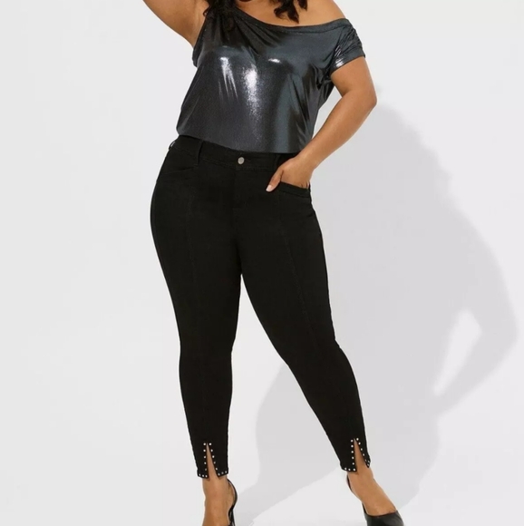 NWT Torrid | Liquid Black Blouse - Picture 4 of 10